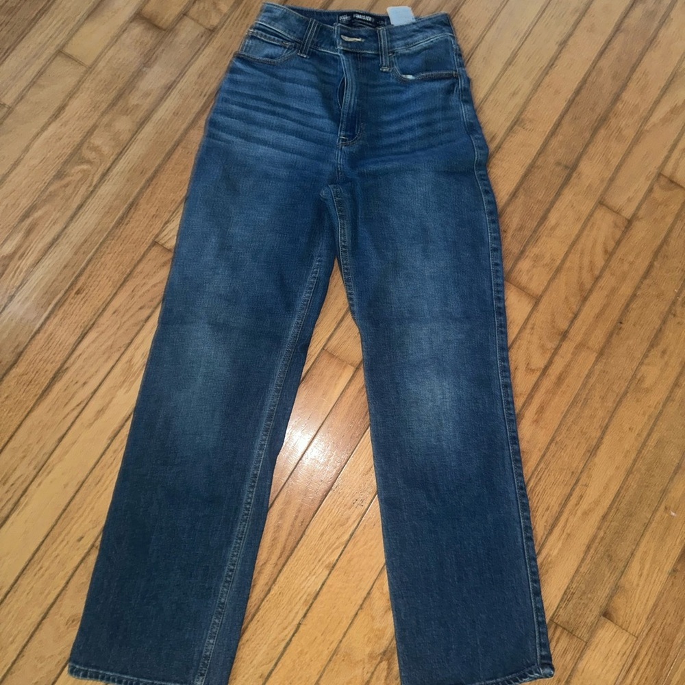 HOLLISTER jeans size 000s super cute for winter